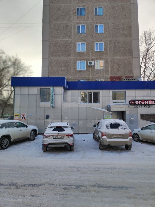 Сдаю.  Строителей 31