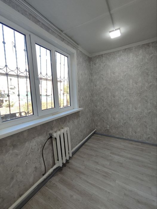 Продаётся 1 комн кв/1 этаж/2, Спутник 8, дерево