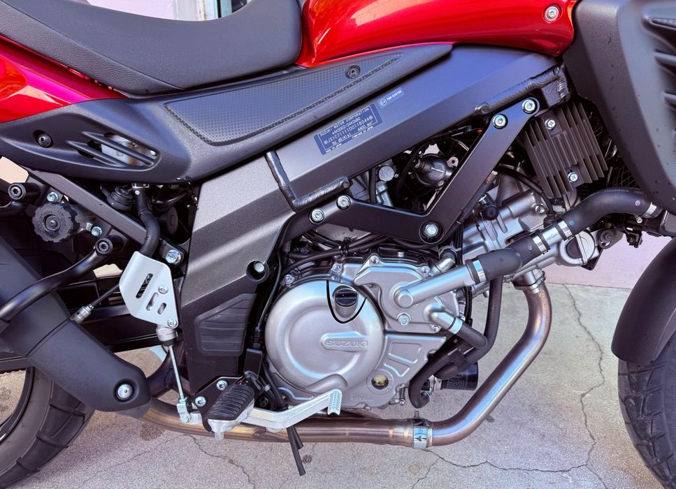 Suzuki V-Strom DL 650 // 7.500 km reali // 2015 // ABS fata si spate // Top Case // 1 singur proprietar //