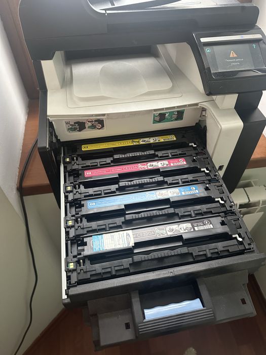 Принтер HP LaserJet Pro CM1415FNW