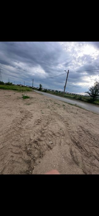 Vand teren intravilan 2000 mp, deschidere DJ602, constructie începuta