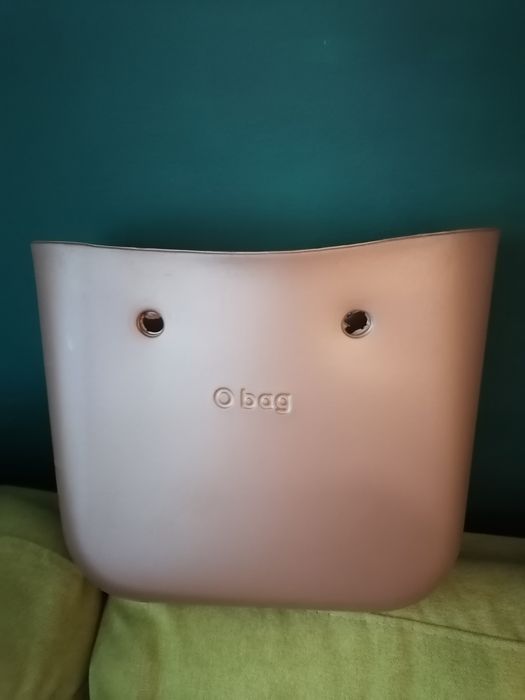 Продавам нови тела за чанти Obag