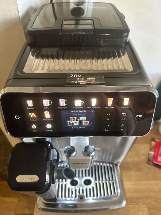 Кафеавтомат Philips EP5547/90 LatteGo