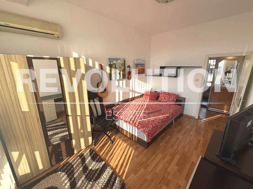 Дава се под наем Тристаен апартамент в Варна, Лятно кино Тракия - 130 кв.м за 797.64 € - Снимка #3