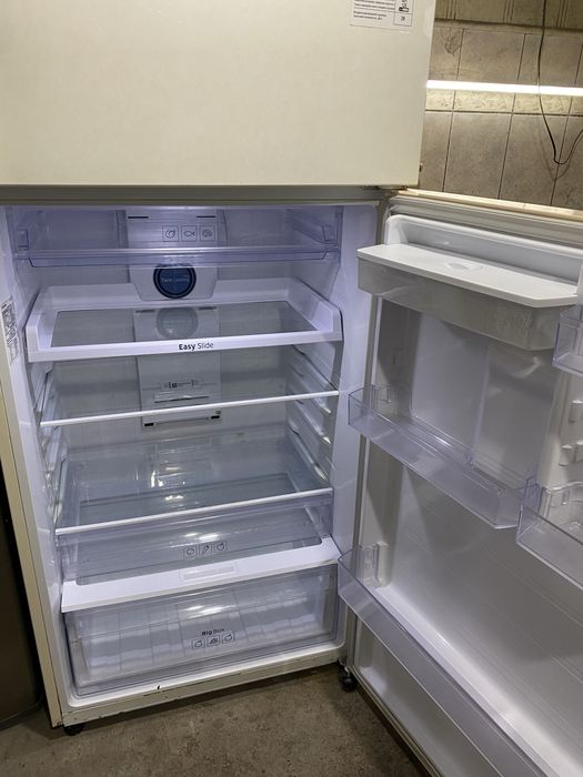 Холодильник SAMSUNG