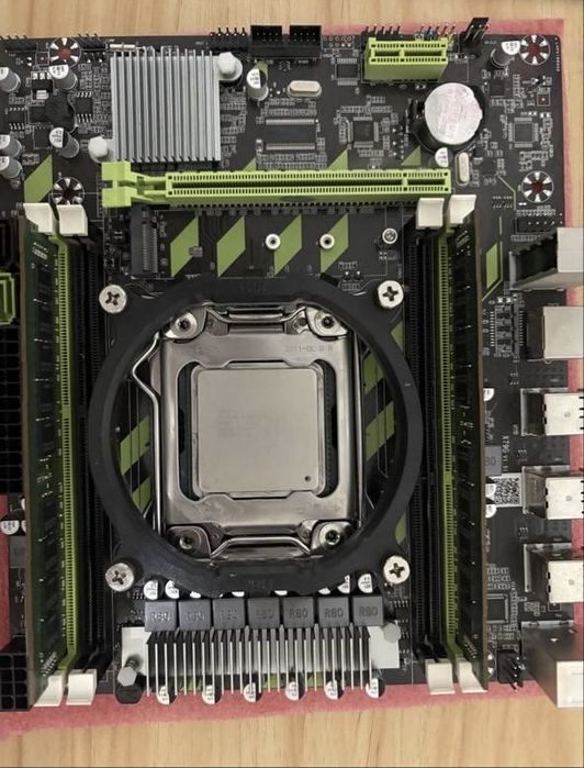 Материнская плата в сборе