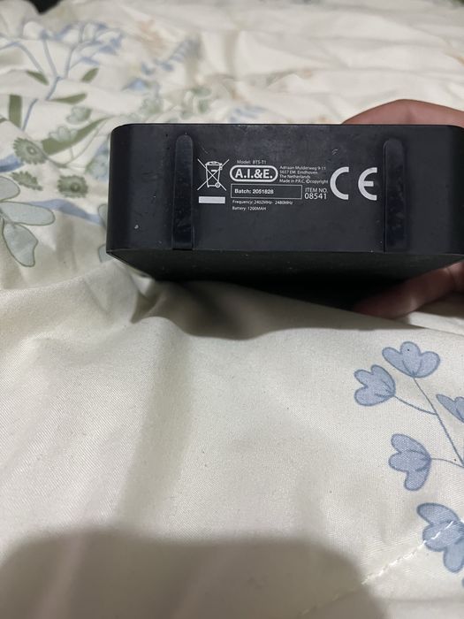 Boxa cu ceas si alarma