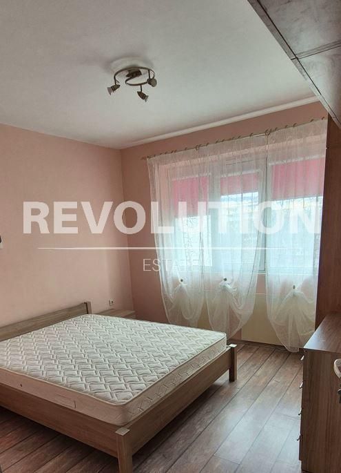 Дава се под наем Тристаен апартамент в Варна, Трошево - 80 кв.м за 498.27 € - Снимка #4