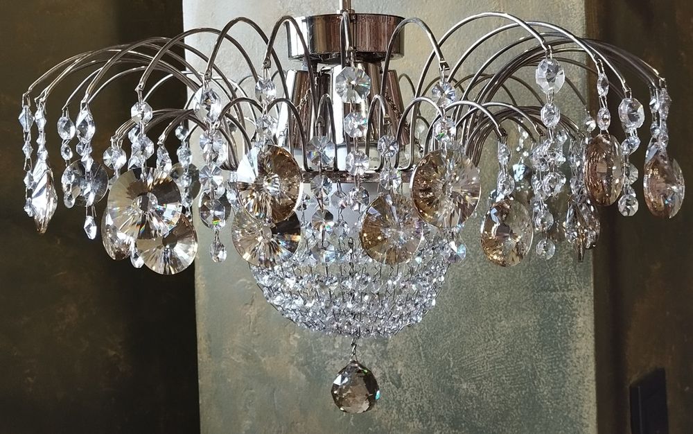 Люстра хрустальная производства Чехословакия
