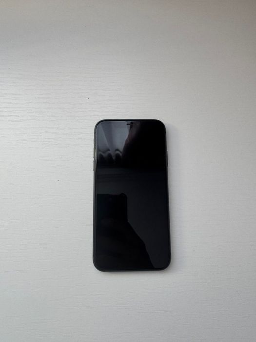 Продам Iphone 11, черный