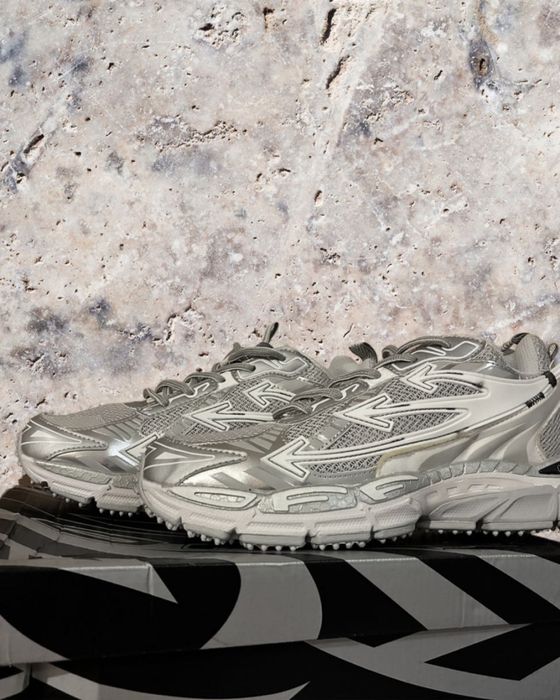 OFF WHITE - Be Right Back