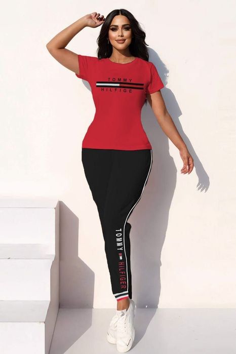 Set tricou și colanți