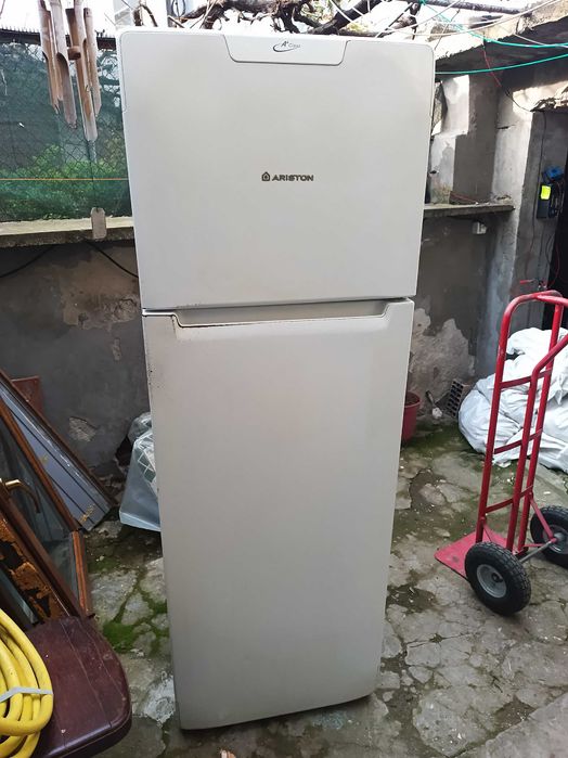 Хладилник Аристон