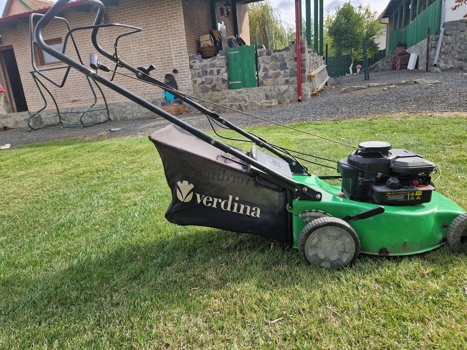 Vând mașină de tuns gazon Verdina