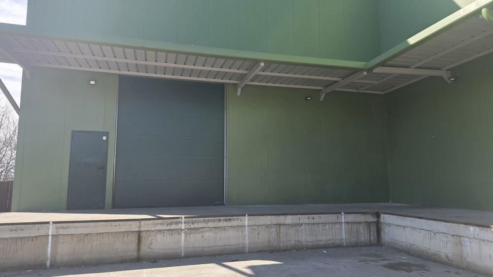 Давам под наем склад 1000кв.м.