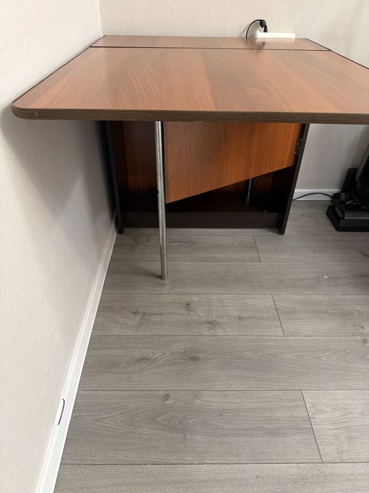 Продам стол-книжка