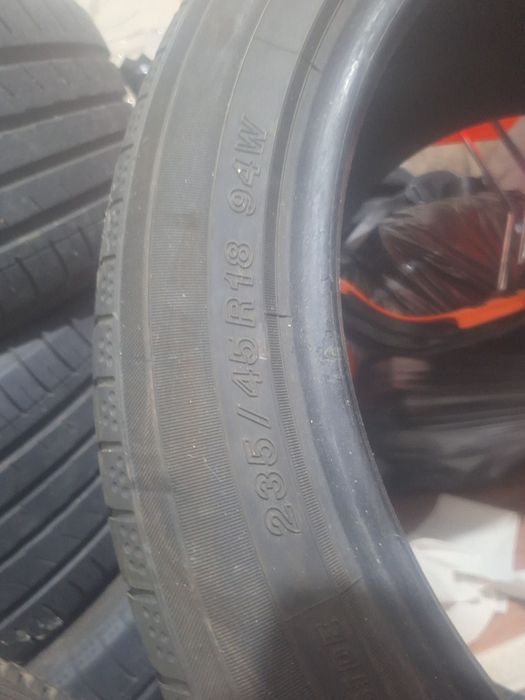Продам болоны летние 235.45выс18