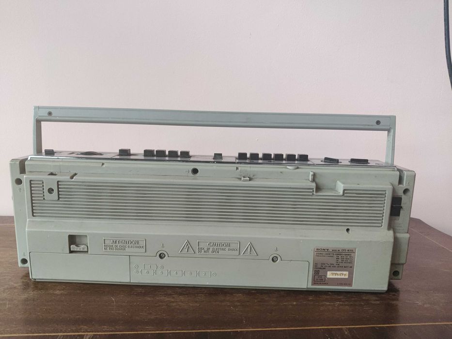 Sony CFS-W30L двоен радиокасетофон от 1987, дълги, средни,къси и УКВ