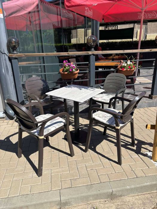 Маси и столове - Чадър от заведение