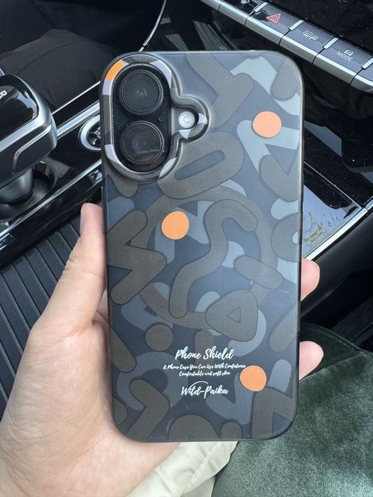 IPhone 16 черного цвета