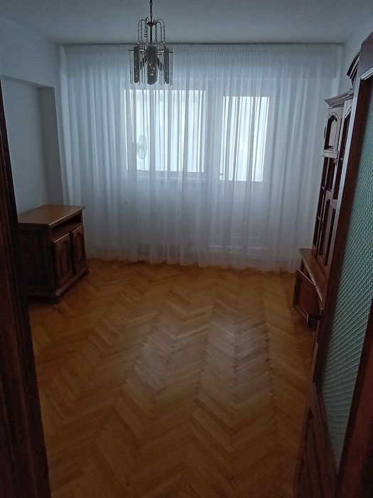 inchiriez 2 camere decomandate M20