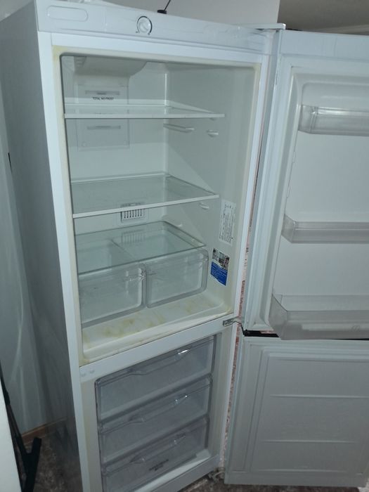 Продам холодильник