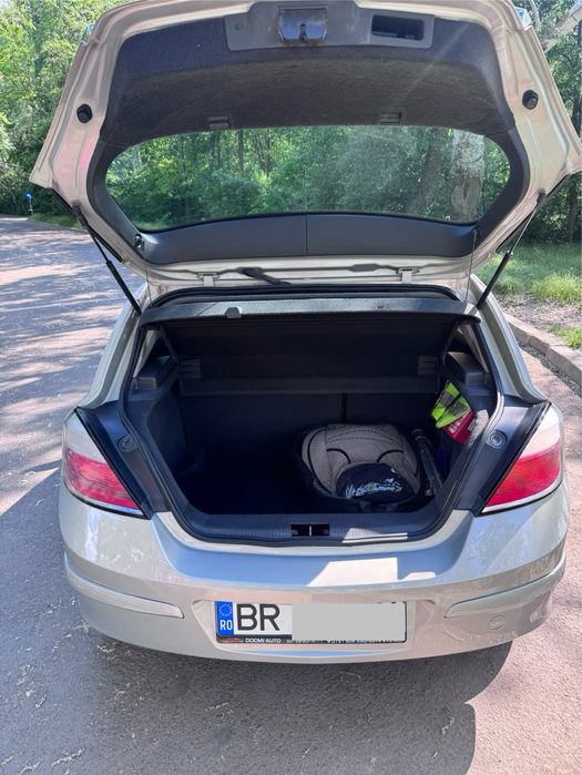 Vând Opel Astra H