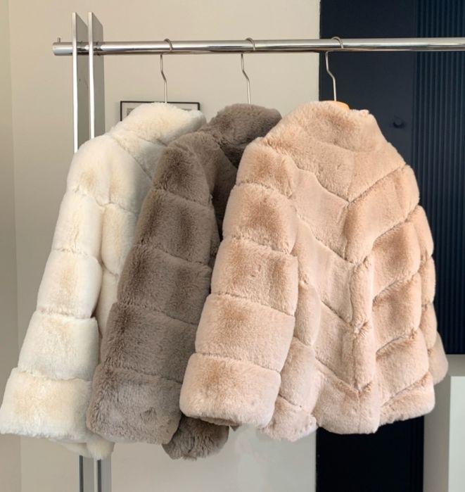 Изысканная шуба из прочного экологически чистого меха кролика   теплая