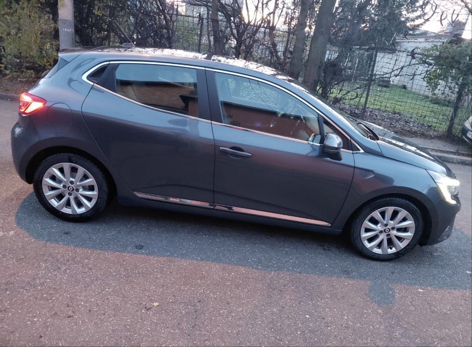 Renault Clio 1.6 E-Tech Hybrid Automat