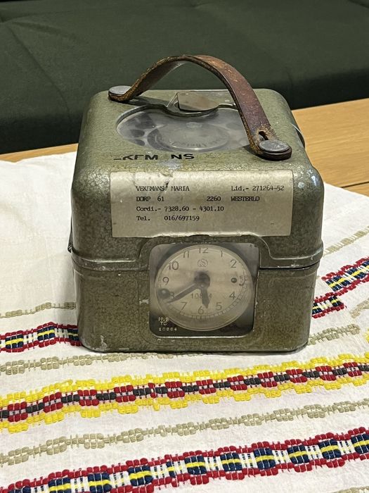 Стар часовник за състезателни гълъби