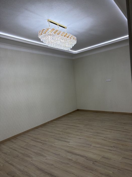 Uy sotiladi  3 sotix tayyor pod kluch  qibray tumani obod kochada