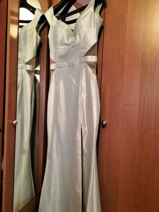 Vând rochii de ocazie