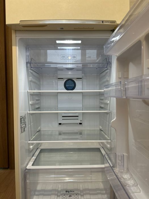 Холодильник Samsung