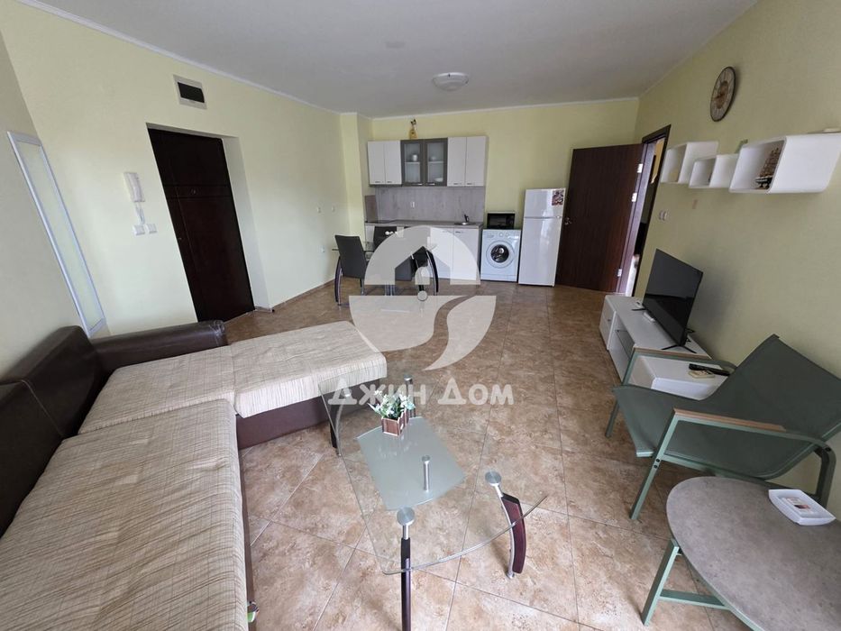 Тристаен апартамент в к-с „Аполон 3“, с. Равда