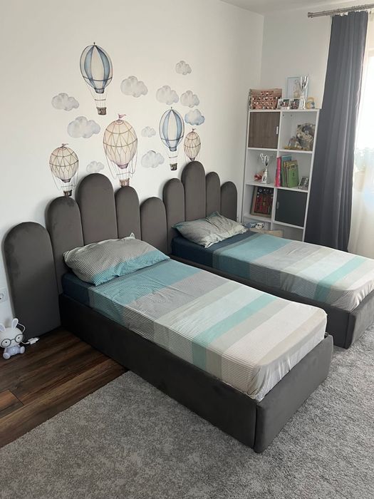 Pat tapitat dublu copii