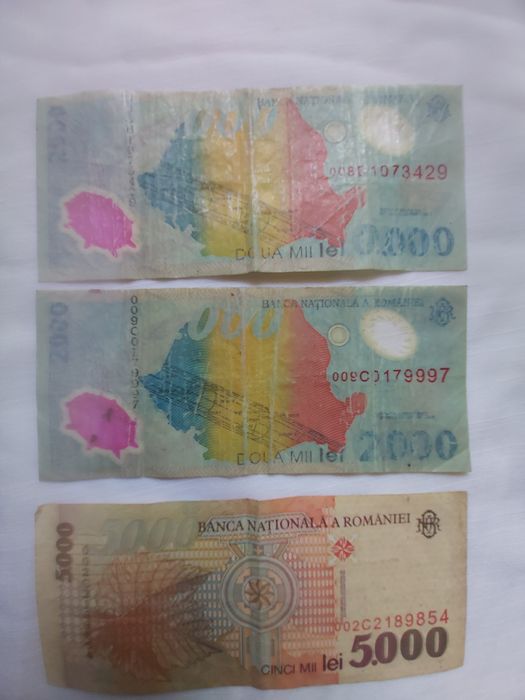 Bancnote 2000 lei eclipsă