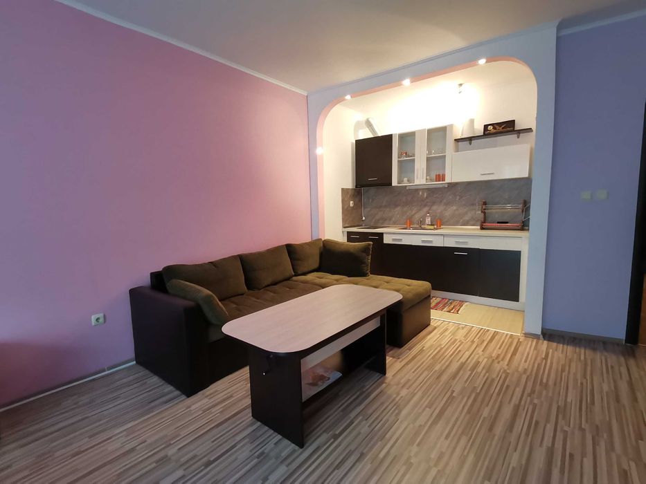 Дава се под наем Двустаен апартамент в Бургас, Възраждане - 65 кв.м за 255 € - Снимка #2