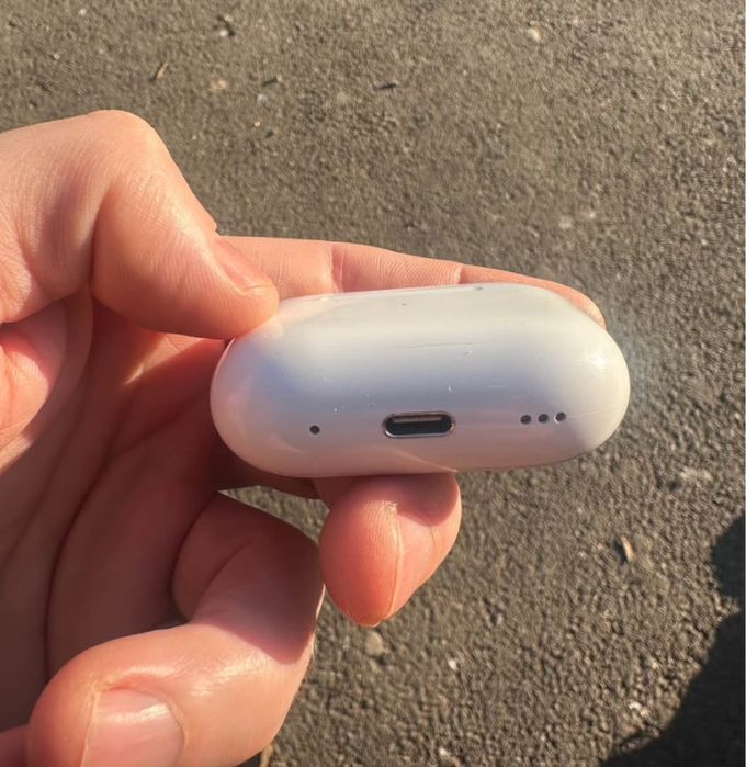 Vând AirPods Pro 2 USB C Originale