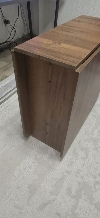 Продаю стол - книжку