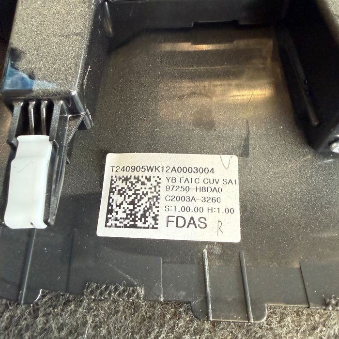 Контролен панел за управление на климатика и парното за Kia Stonic 97250-H8DA0-399