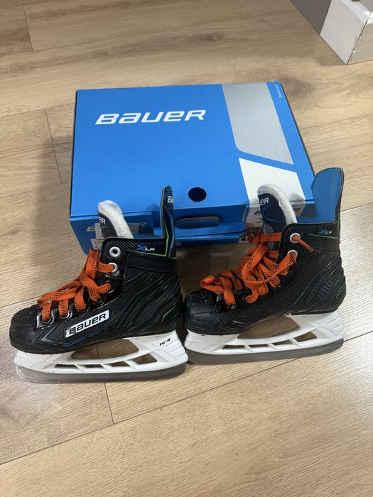 Продам коньки детские BAUER