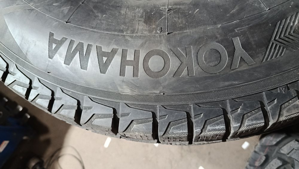 Йокогама зимние 285/75/16