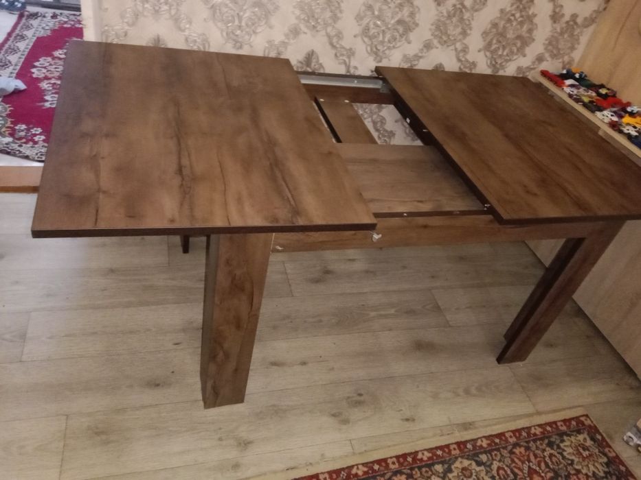 Продам стол новая