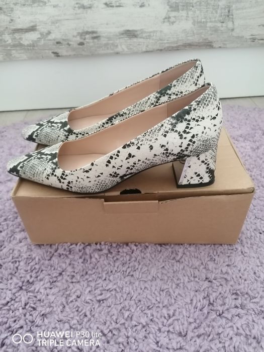 Обувки с ток Mango