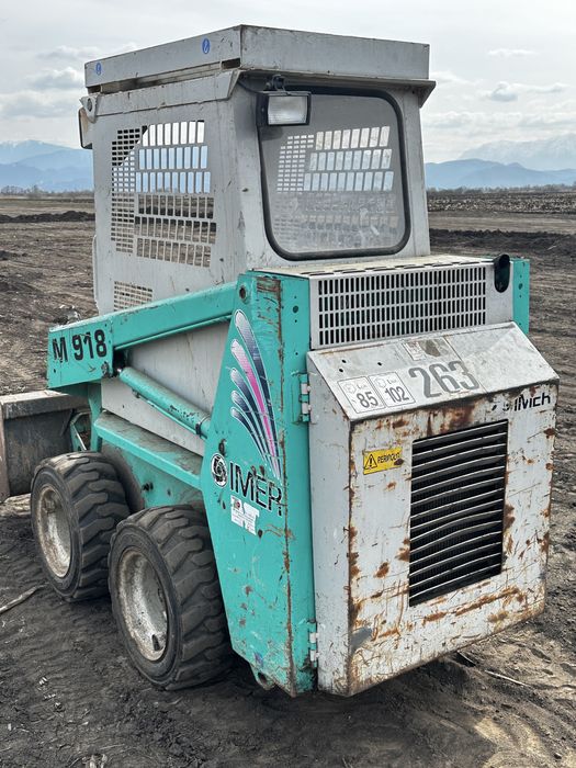 Inchiriere Bobcat (mini-încărcător) / inchiriez