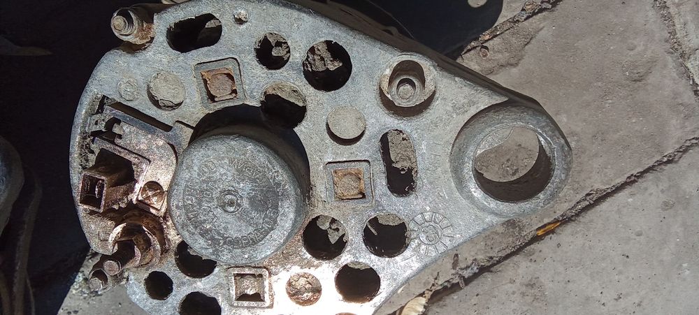 продам гениратор ваз