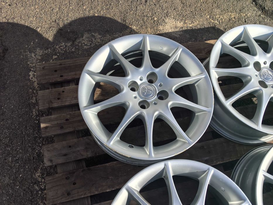 16 цола 4 х 100 мм ТОйота / Кия / Хюндай - 6 Инча / ЕТ 45