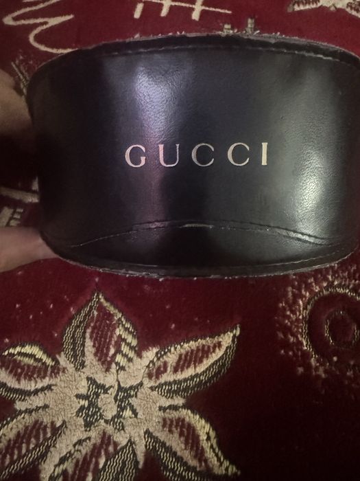 Ochelari Gucci noi!