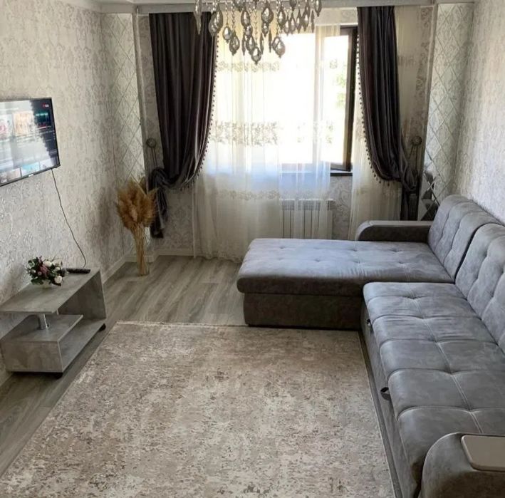 В центре 2-х комнатная посуточно.