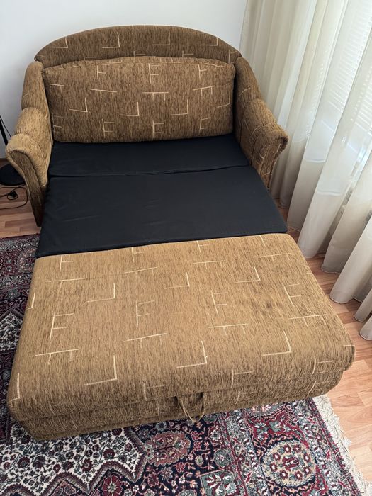 Разтегателен диван